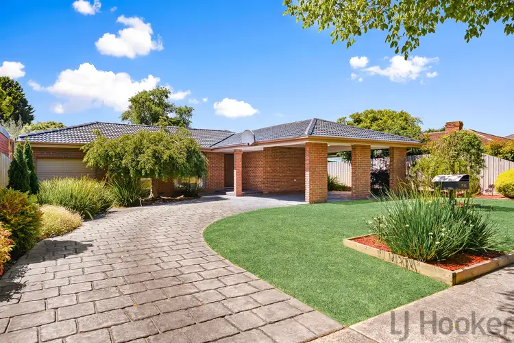 35 Murray Crescent, Rowville VIC 3178