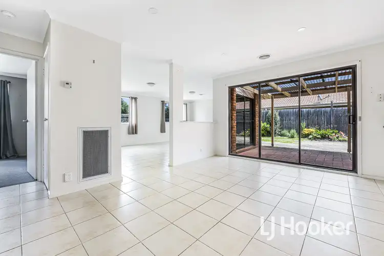 Seventh view of Homely house listing, 4 Rebecca Court, Cranbourne North VIC 3977