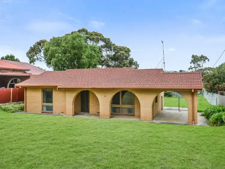 16 Pine Avenue, Victor Harbor SA 5211