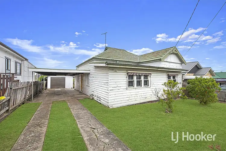 12 The Esplanade, Guildford NSW 2161