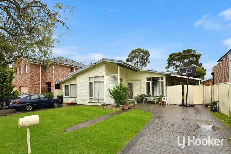 30 Chifley Avenue, Sefton NSW 2162
