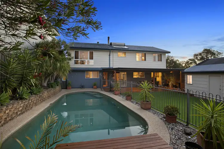 2 Caloola Close, Bateau Bay NSW 2261