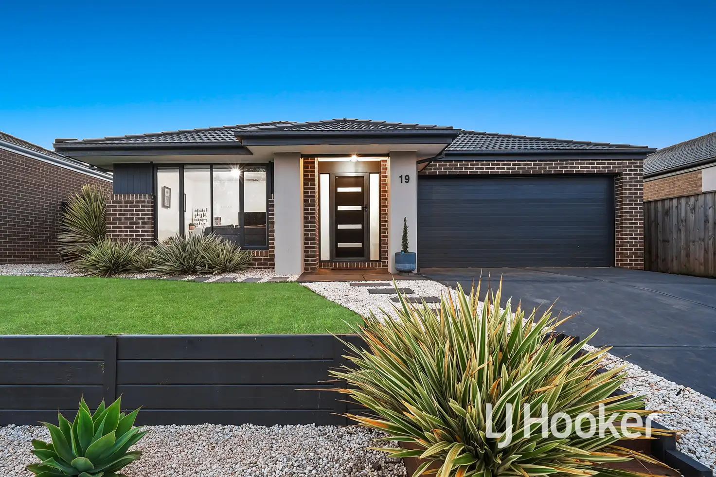 Main view of Homely house listing, 19 Vantage Drive, Pakenham VIC 3810
