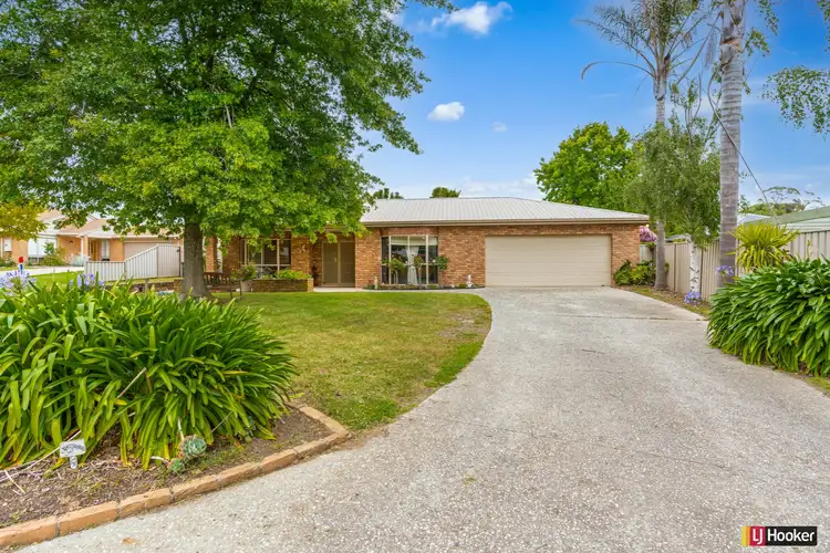 8 Raymond Court, Kilmore VIC 3764