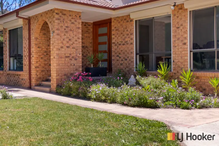 Second view of Homely house listing, 6 Paul Place, Monash ACT 2904