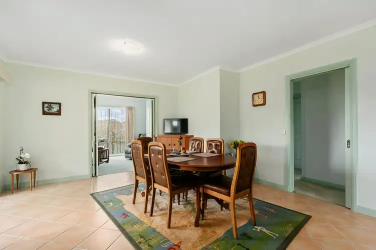 Sixth view of Homely house listing, 5 Canterbury Close, Eastwood VIC 3875