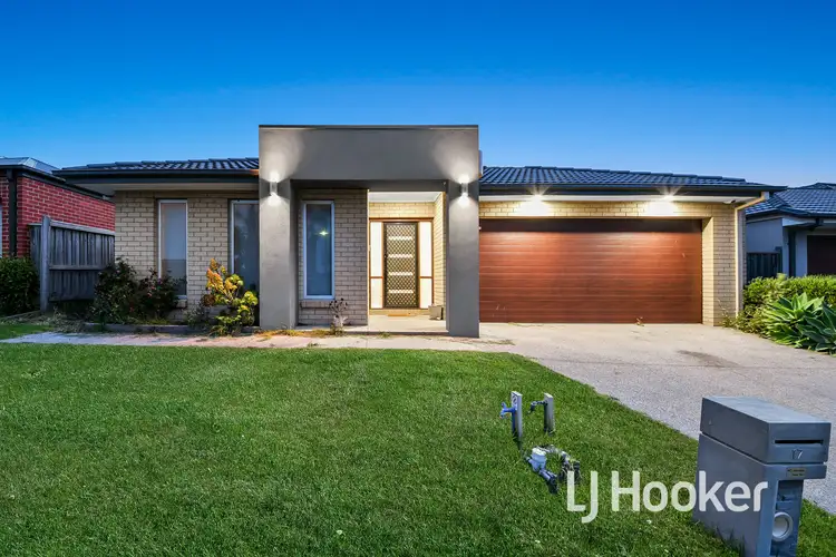 17 Alarah Boulevard, Cranbourne West VIC 3977