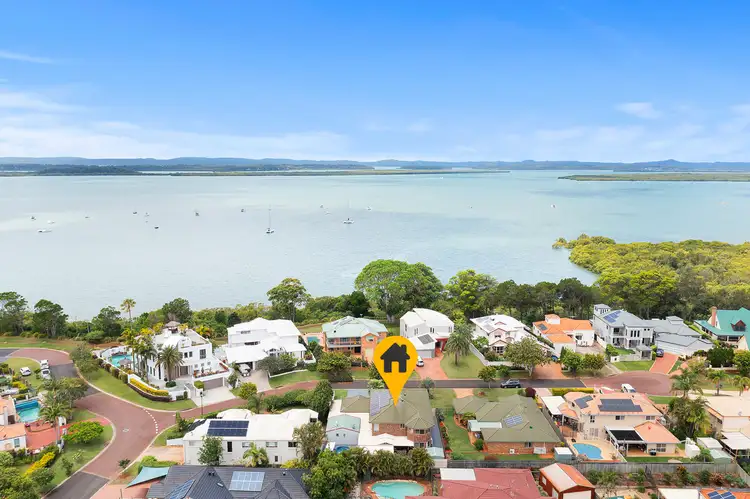 2 Bartlett Terrace, Redland Bay QLD 4165