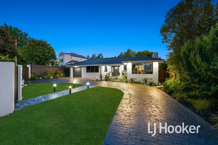 16 Lyall Road, Berwick VIC 3806