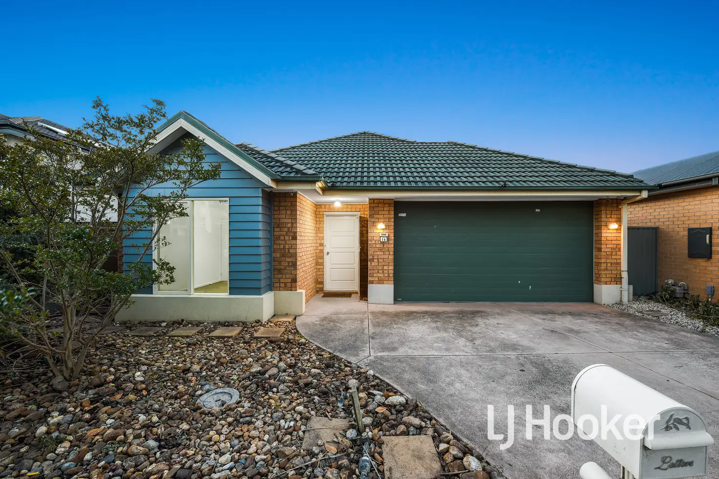 Main view of Homely house listing, 16 Sandpiper Close, Pakenham VIC 3810