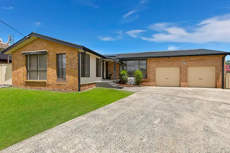 9 Esther Close, Gorokan NSW 2263