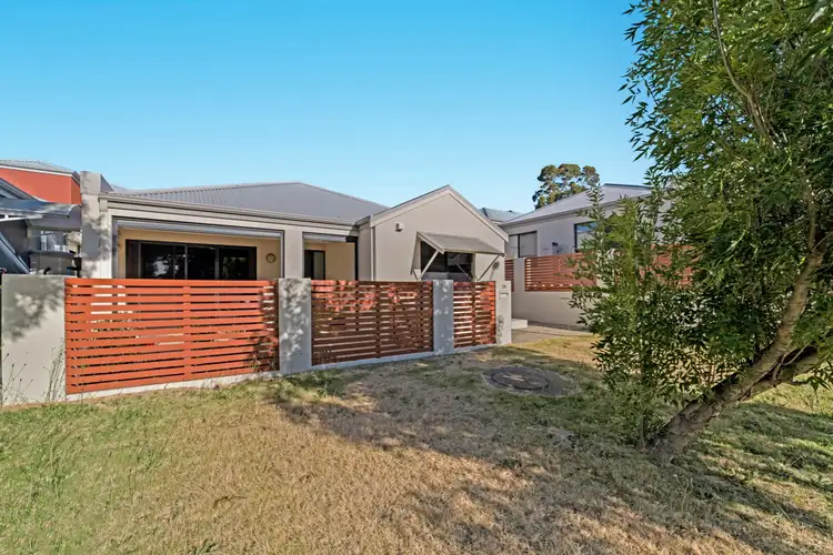 28/11 Serls Street, Armadale WA 6112