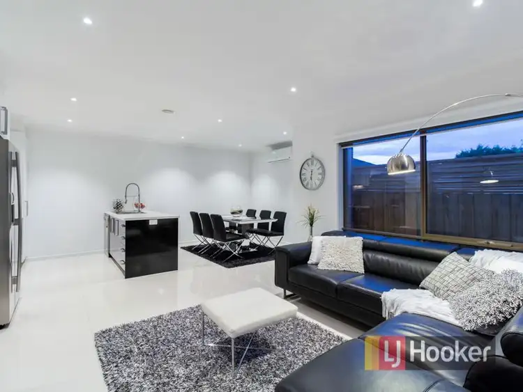 Third view of Homely unit listing, 2/6 Selkirk Court, Berwick VIC 3806