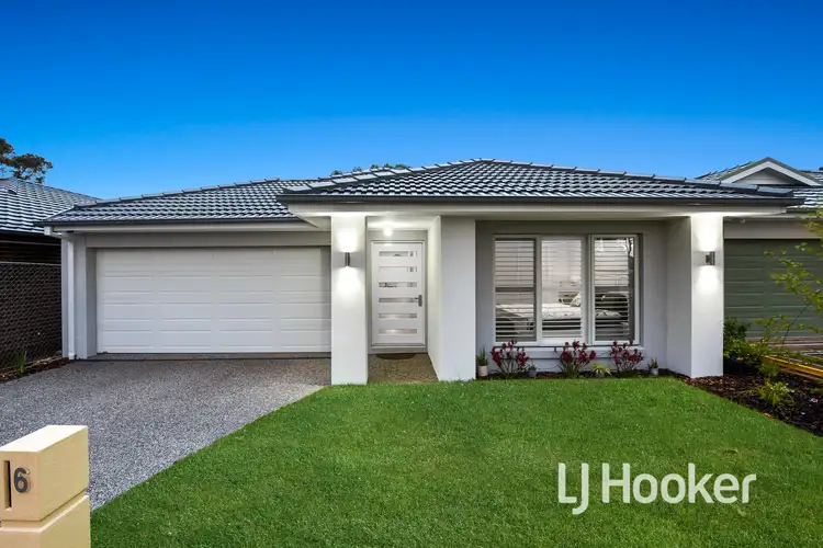 6 Hinneberg Street, Cranbourne VIC 3977