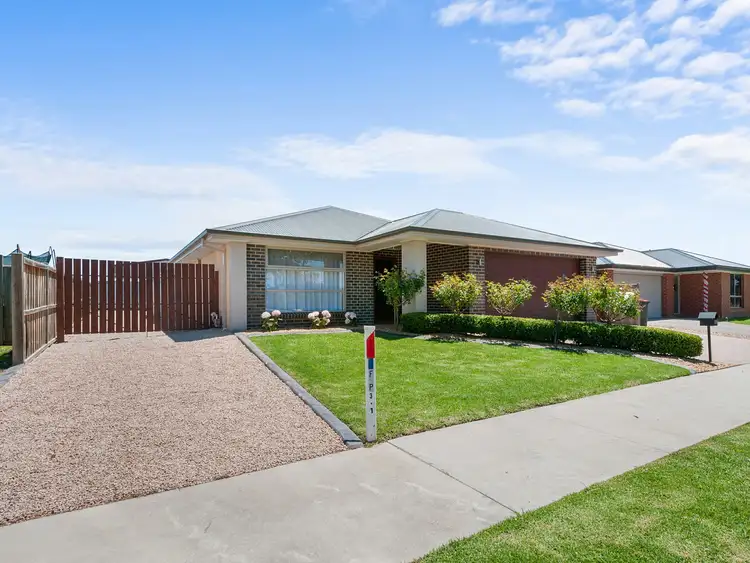 Second view of Homely house listing, 27 Shannon Boulevard, Bairnsdale VIC 3875