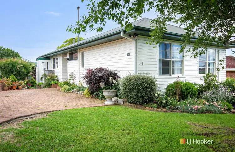 11 Watson Street, Bega NSW 2550