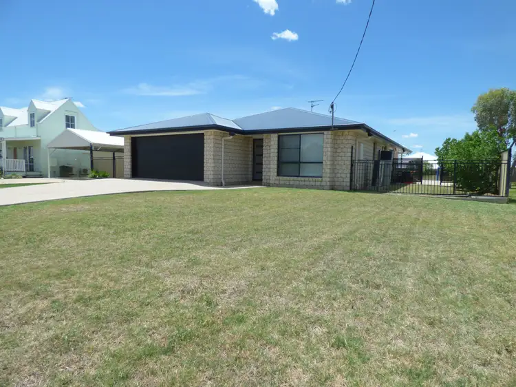 19 Robusta Drive, Roma QLD 4455