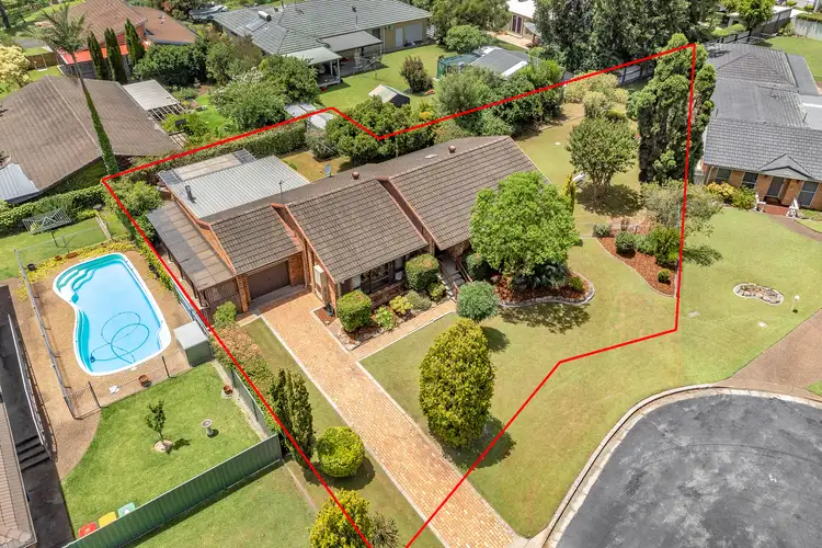 Second view of Homely house listing, 8 Thurlow Close, Bolwarra NSW 2320