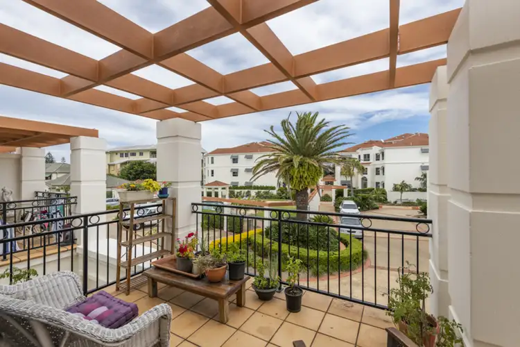 B5 U2/18-19 Pacific Parade, Yamba NSW 2464