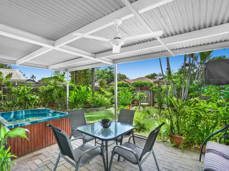 15 Silky Oak Court, Mooroobool QLD 4870