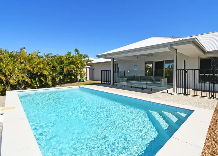 14 Seahaven Circuit, Pialba QLD 4655