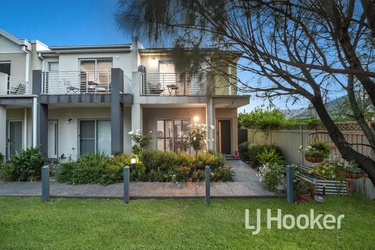 Main view of Homely house listing, 15/11 Howqua Place, Pakenham VIC 3810