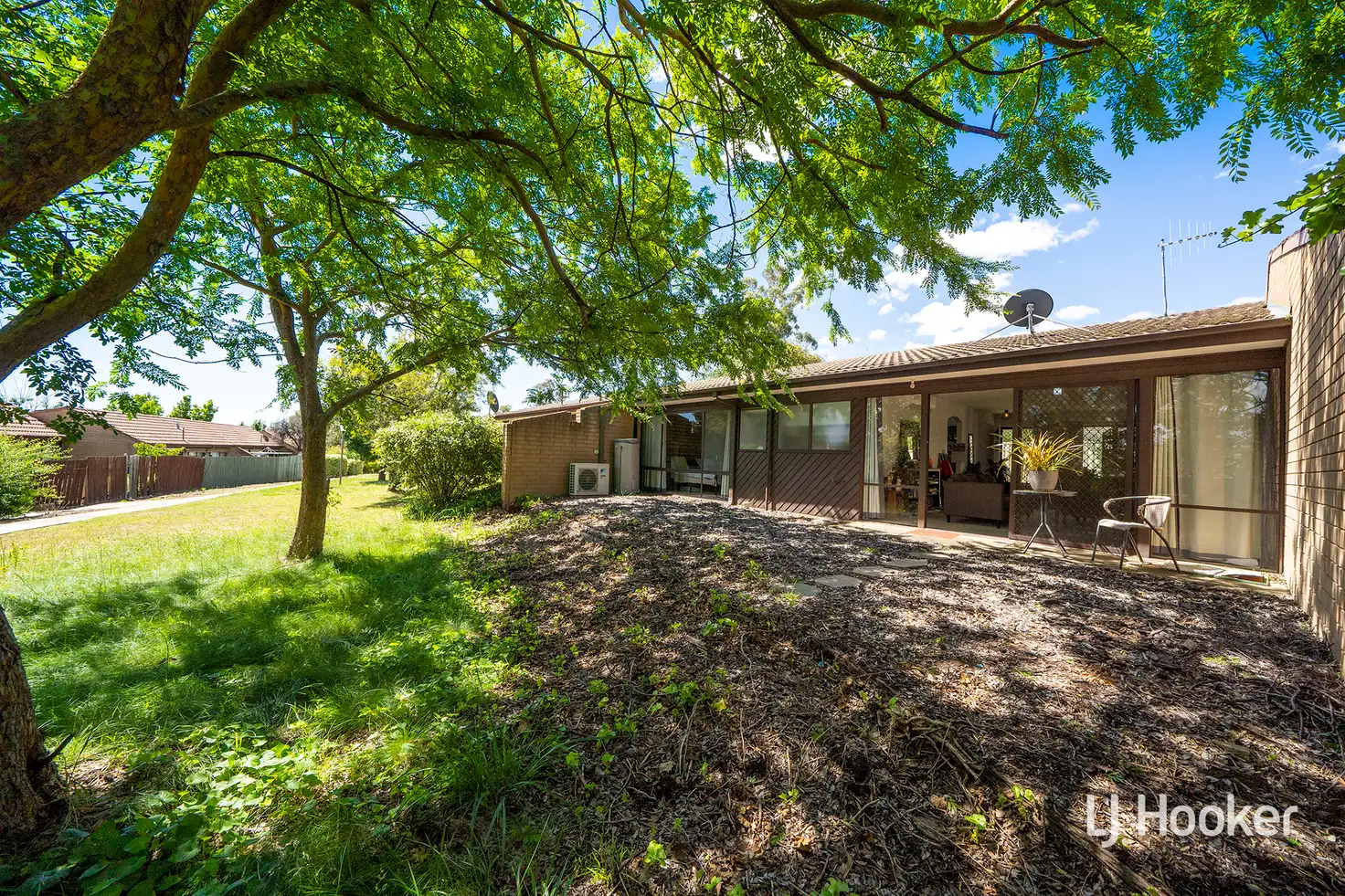 Main view of Homely townhouse listing, 19 Goddard Crescent, Holt ACT 2615