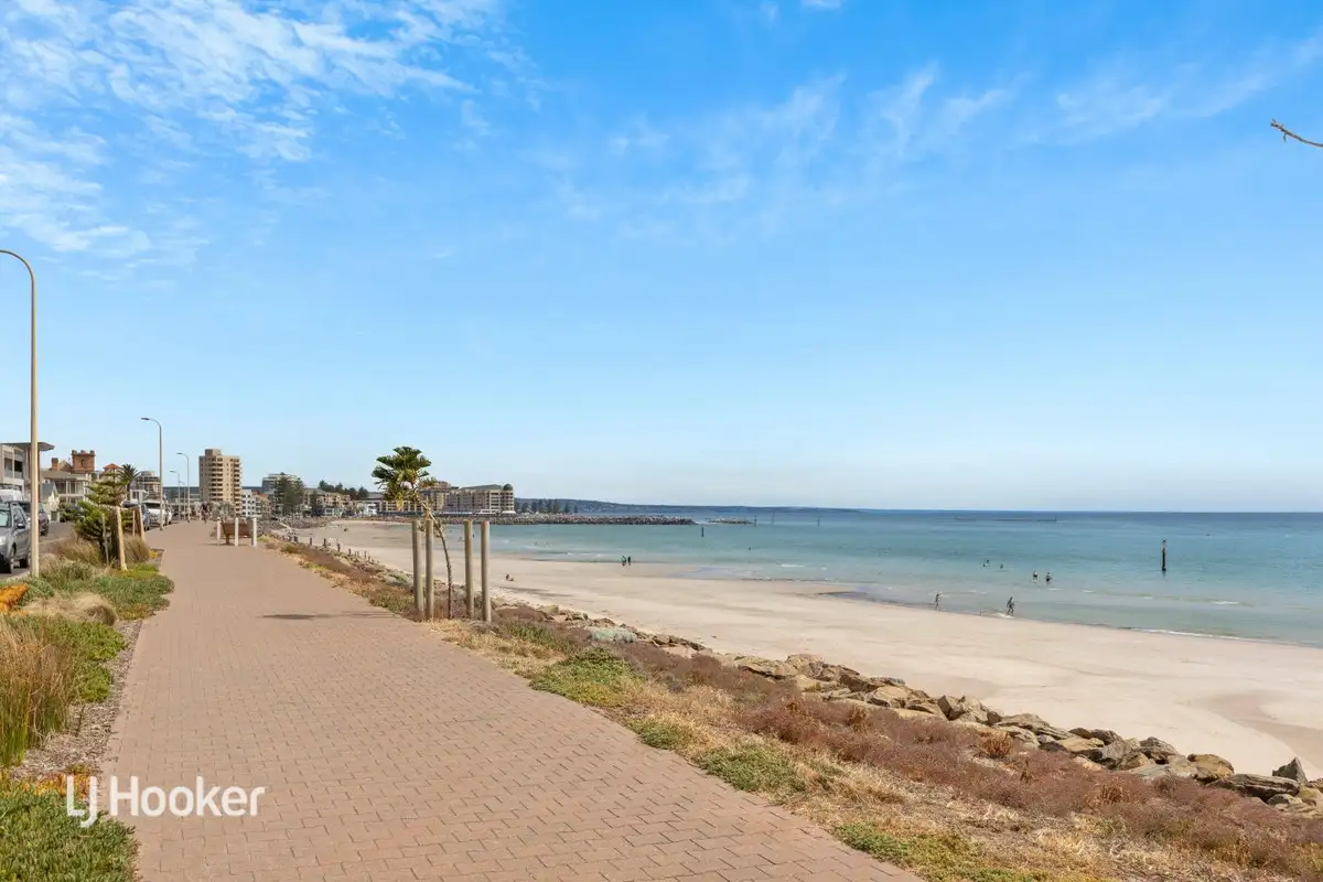 Main view of Homely unit listing, 2/52 North Esplanade, Glenelg North SA 5045
