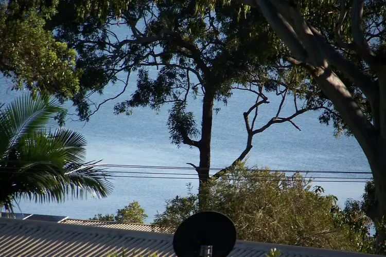 41 HALCYON ST, Lamb Island QLD 4184