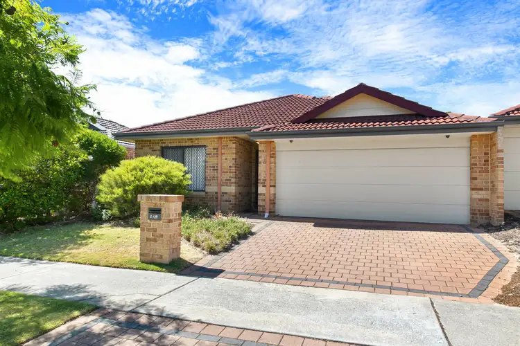 Main view of Homely unit listing, Unit 2/29-31 Leichardt Street, St James WA 6102
