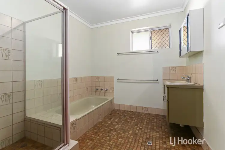 Seventh view of Homely house listing, 5 Bolton Way, Collie WA 6225