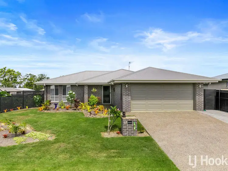 17 Bradman Way, Urangan QLD 4655