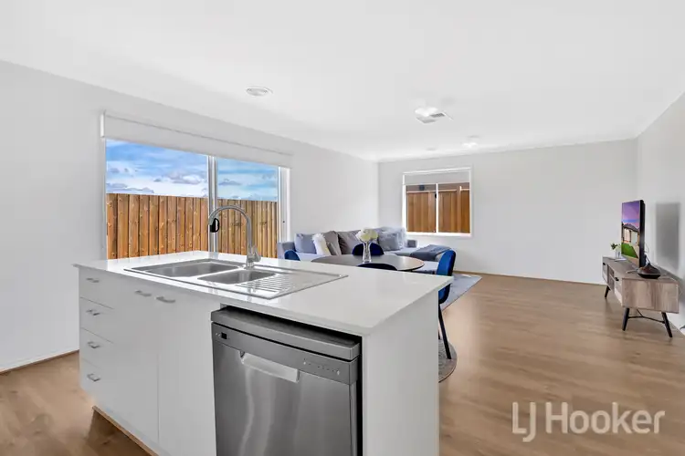 Fifth view of Homely house listing, 3 Hanson Street, Thornhill Park VIC 3335