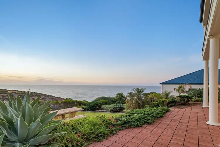 6 Albatross Walk, Hallett Cove SA 5158