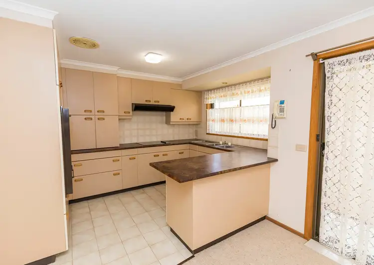 Sixth view of Homely unit listing, Unit 5/8 Milloo Street, Swan Hill VIC 3585