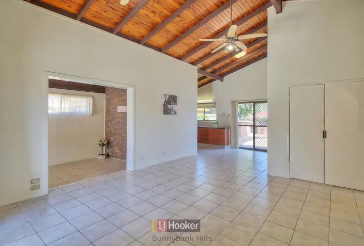 5 Raffin Crescent, Calamvale QLD 4116