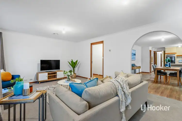 Fifth view of Homely house listing, 15 Creswell Court, Altona Meadows VIC 3028