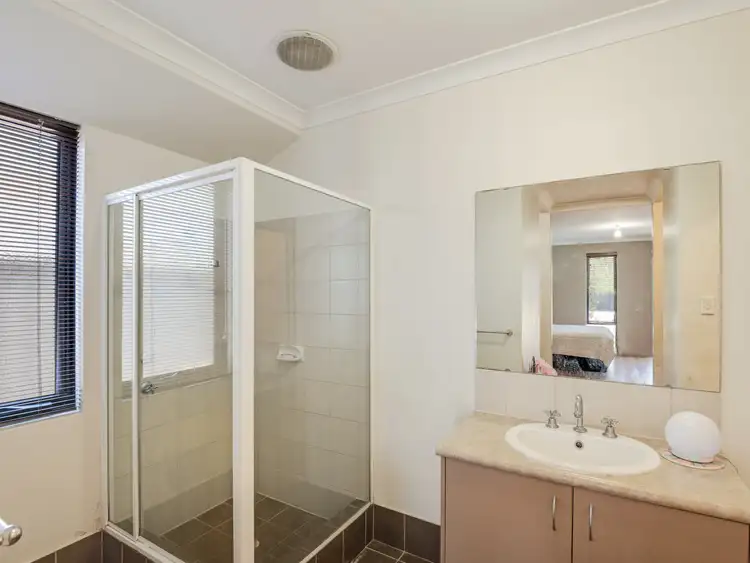 Fourth view of Homely house listing, 5 Axbridge Link, Leda WA 6170