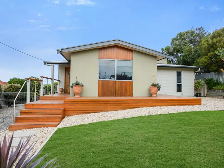 18 Surrey Avenue, Victor Harbor SA 5211