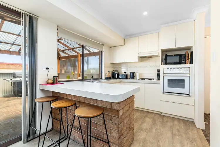 Seventh view of Homely house listing, 10 Grassbird Loop, Yangebup WA 6164
