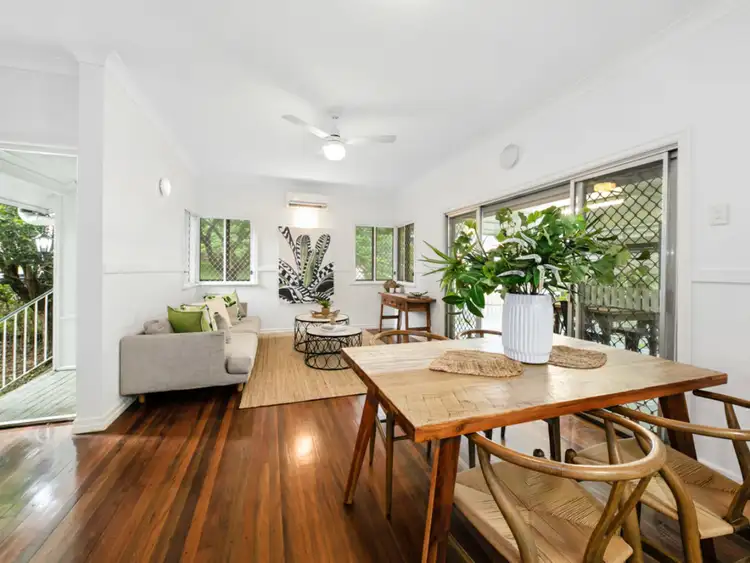 19 Crutchley Street, Fairfield QLD 4103