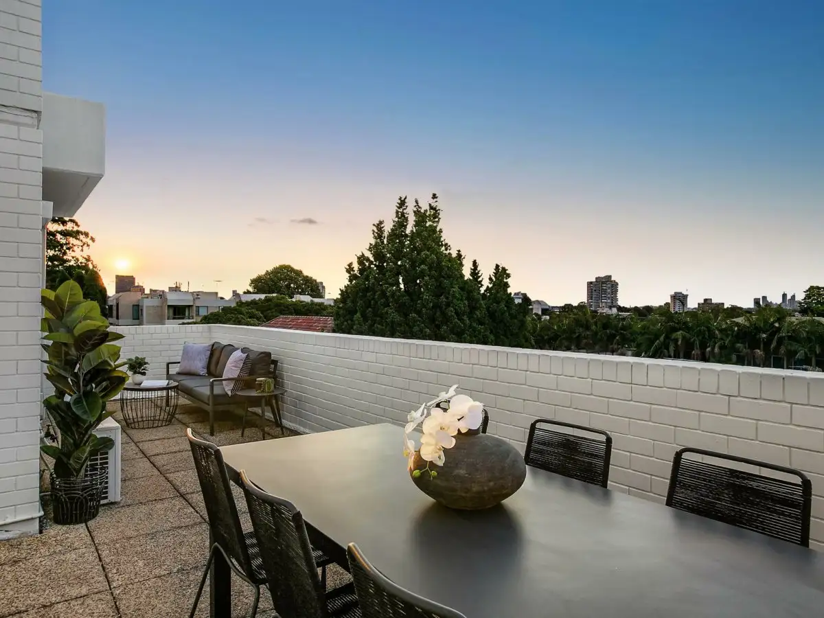Main view of Homely unit listing, 28/74-76 Murdoch Street, Cremorne NSW 2090