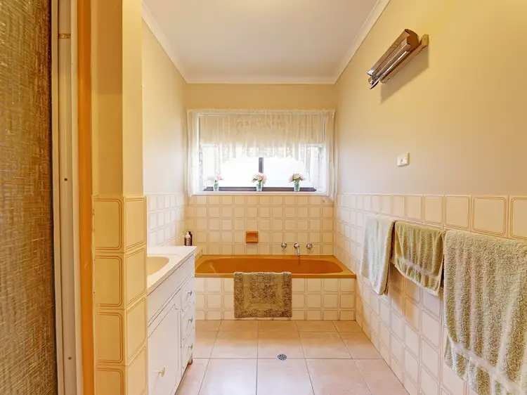 Fifth view of Homely house listing, 2 Stuart Street, Wangaratta VIC 3677