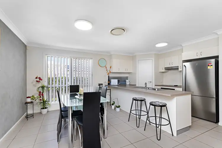 Fifth view of Homely villa listing, 1/120 Beach Street,, Cleveland QLD 4163