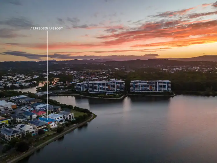 7 Elizabeth Crescent, Varsity Lakes QLD 4227