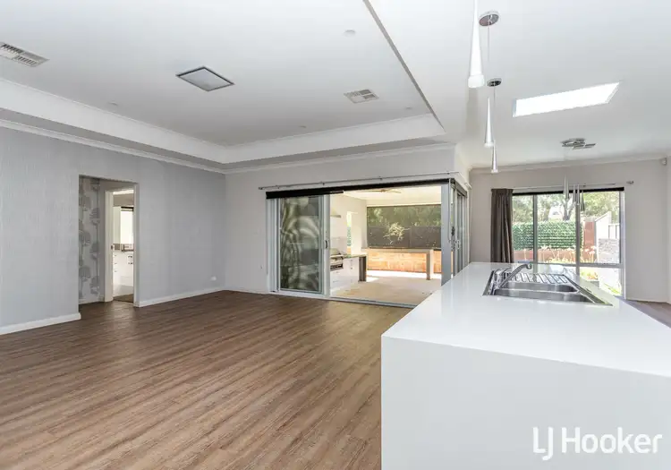 Seventh view of Homely house listing, 37 Davenport Approach, Wandi WA 6167