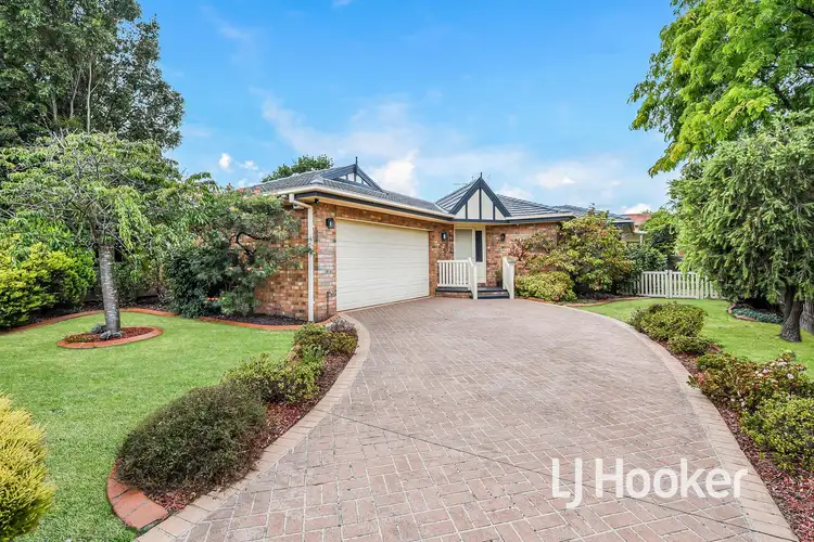 4 Kirkham Court, Berwick VIC 3806