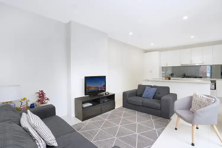 8/27-29 Tungarra Road, Girraween NSW 2145