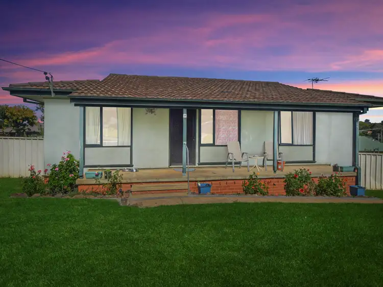 2 Endeavour Place, Young NSW 2594