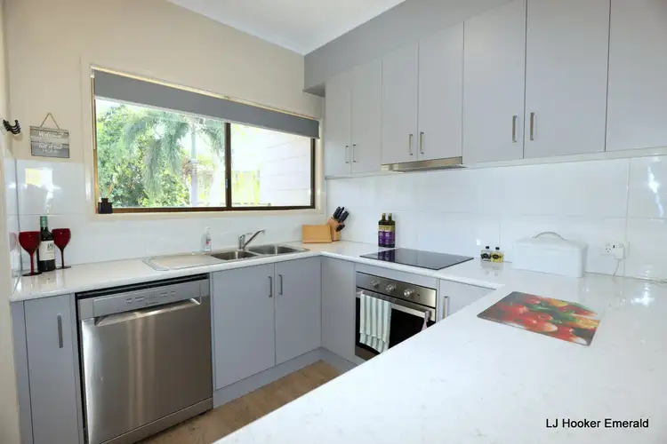 Fifth view of Homely house listing, 4 Julie Court, Emerald QLD 4720